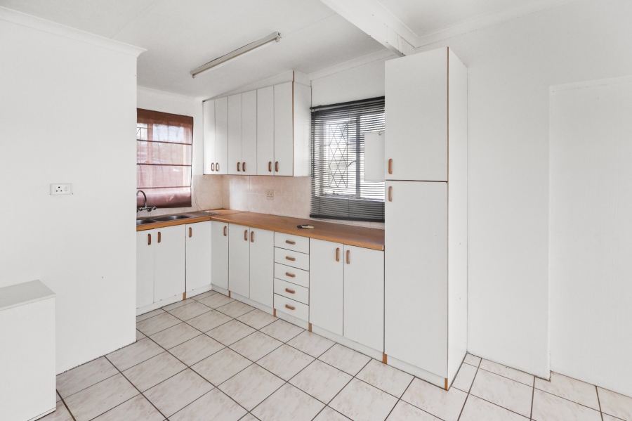 To Let 4 Bedroom Property for Rent in Baysville Eastern Cape